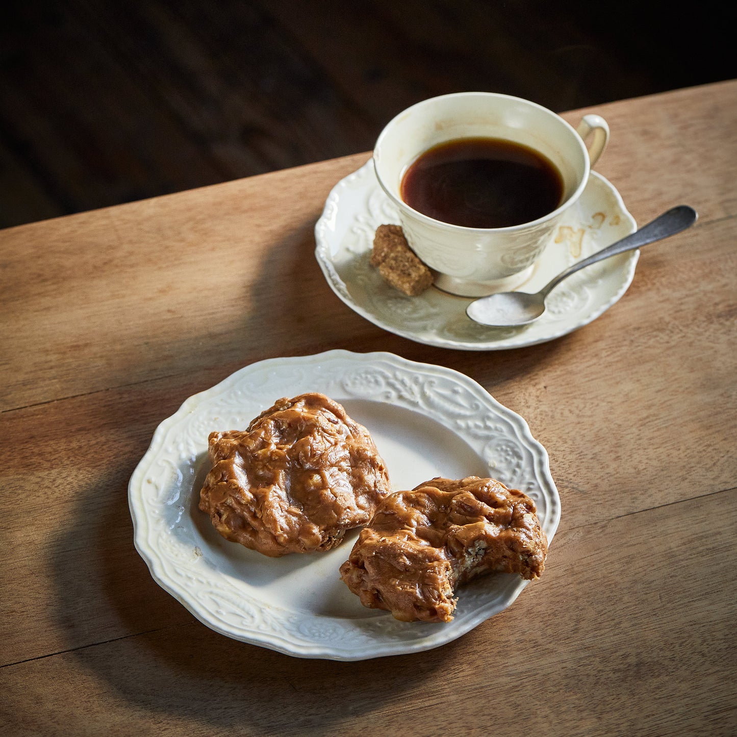Goode's Praline Delight in a Wooden Box